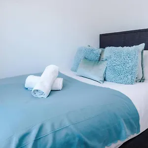 Full Sky Tv Access 2br Stylish Apartment Hough Green