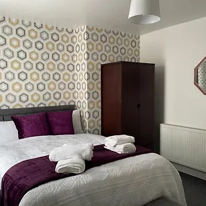 Luxury Spacious 2 Bedroom Home. Apartment Liverpool